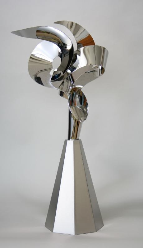 2. Masaaki Noda, untitled, inox, 110x40x40cm, 2005